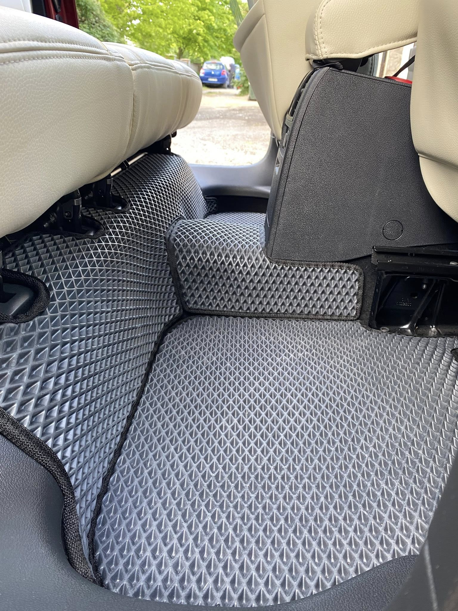Grey textured rear mats
